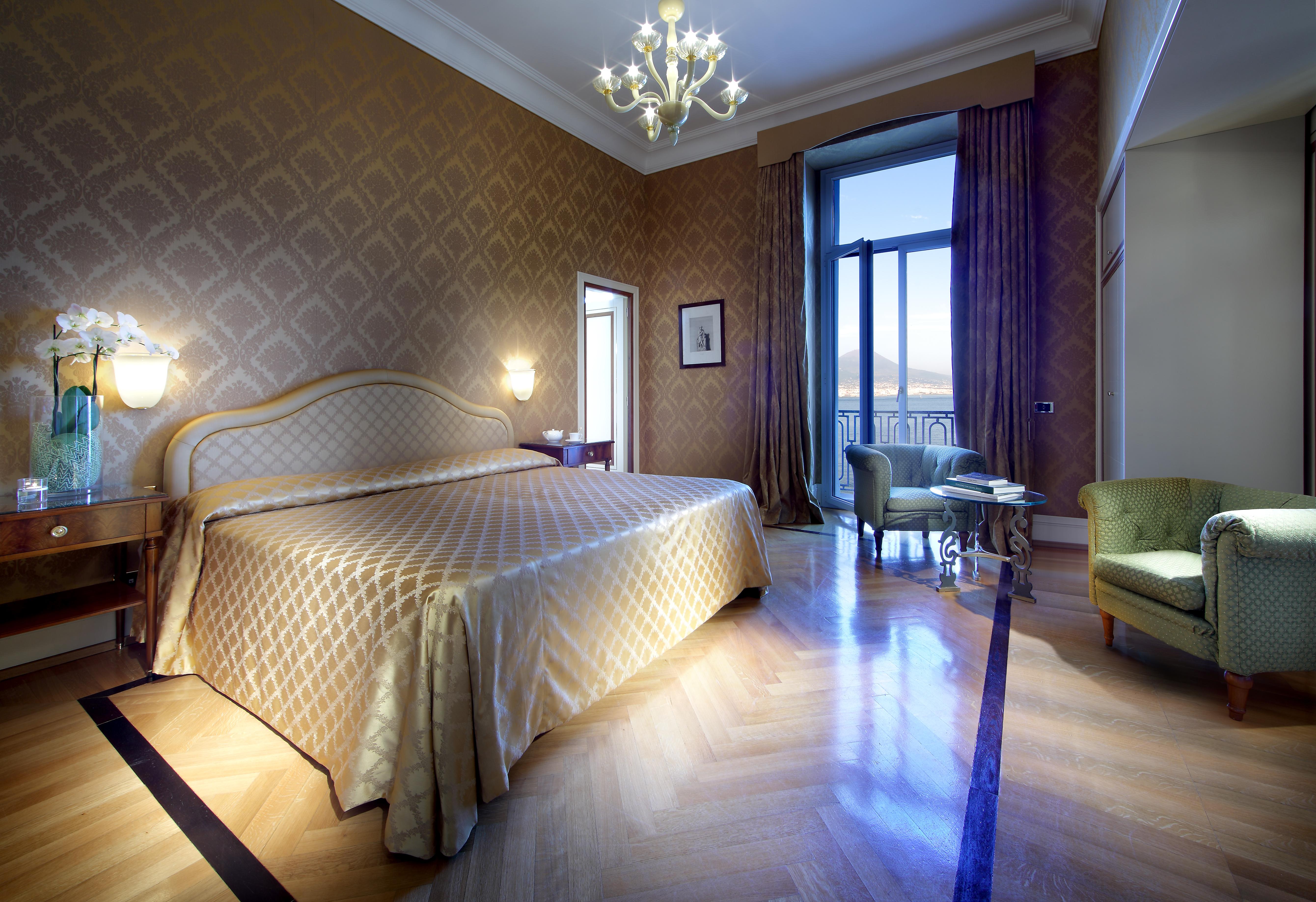 Eurostars Hotel Excelsior Napoli Bagian luar foto
