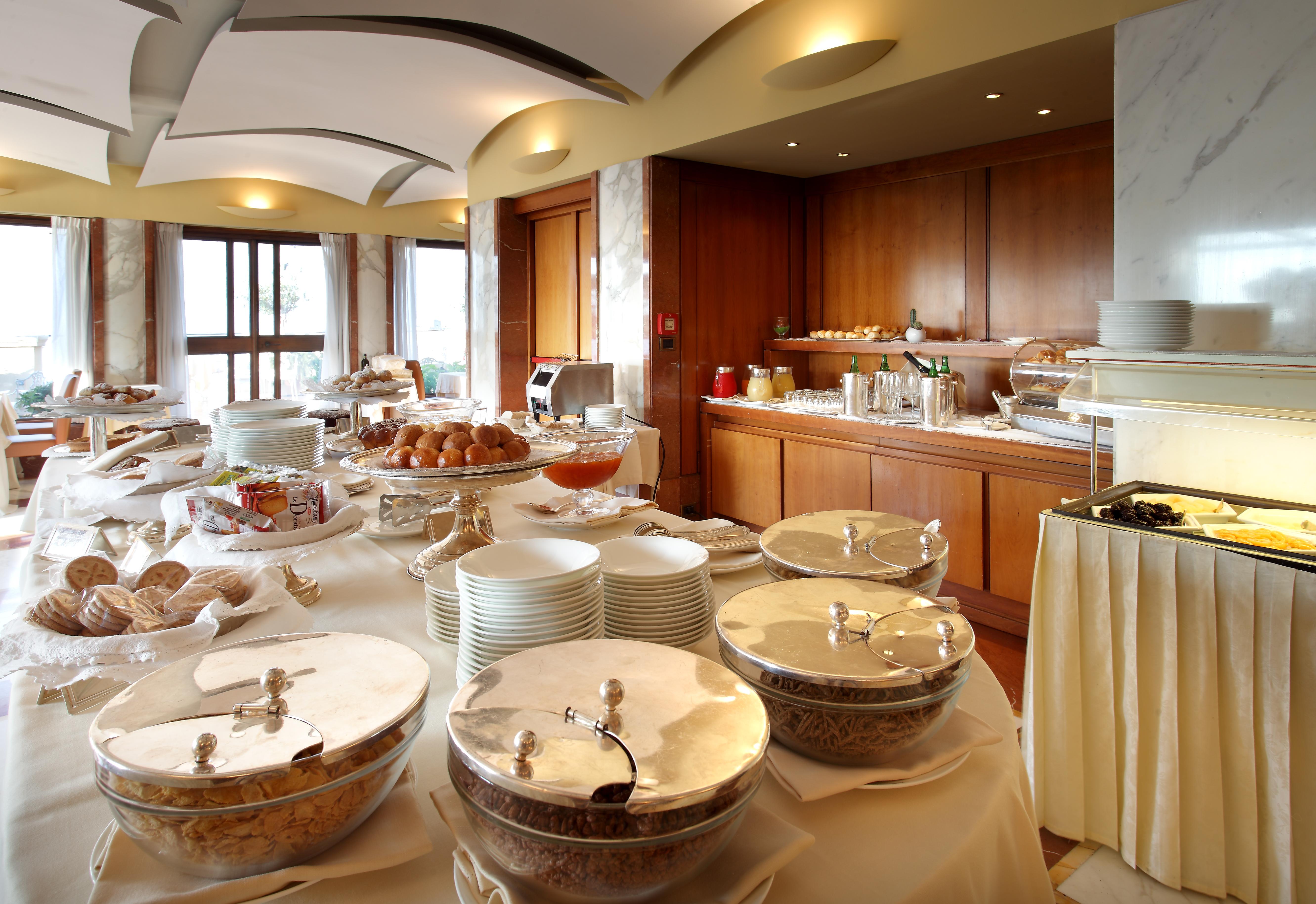 Eurostars Hotel Excelsior Napoli Bagian luar foto