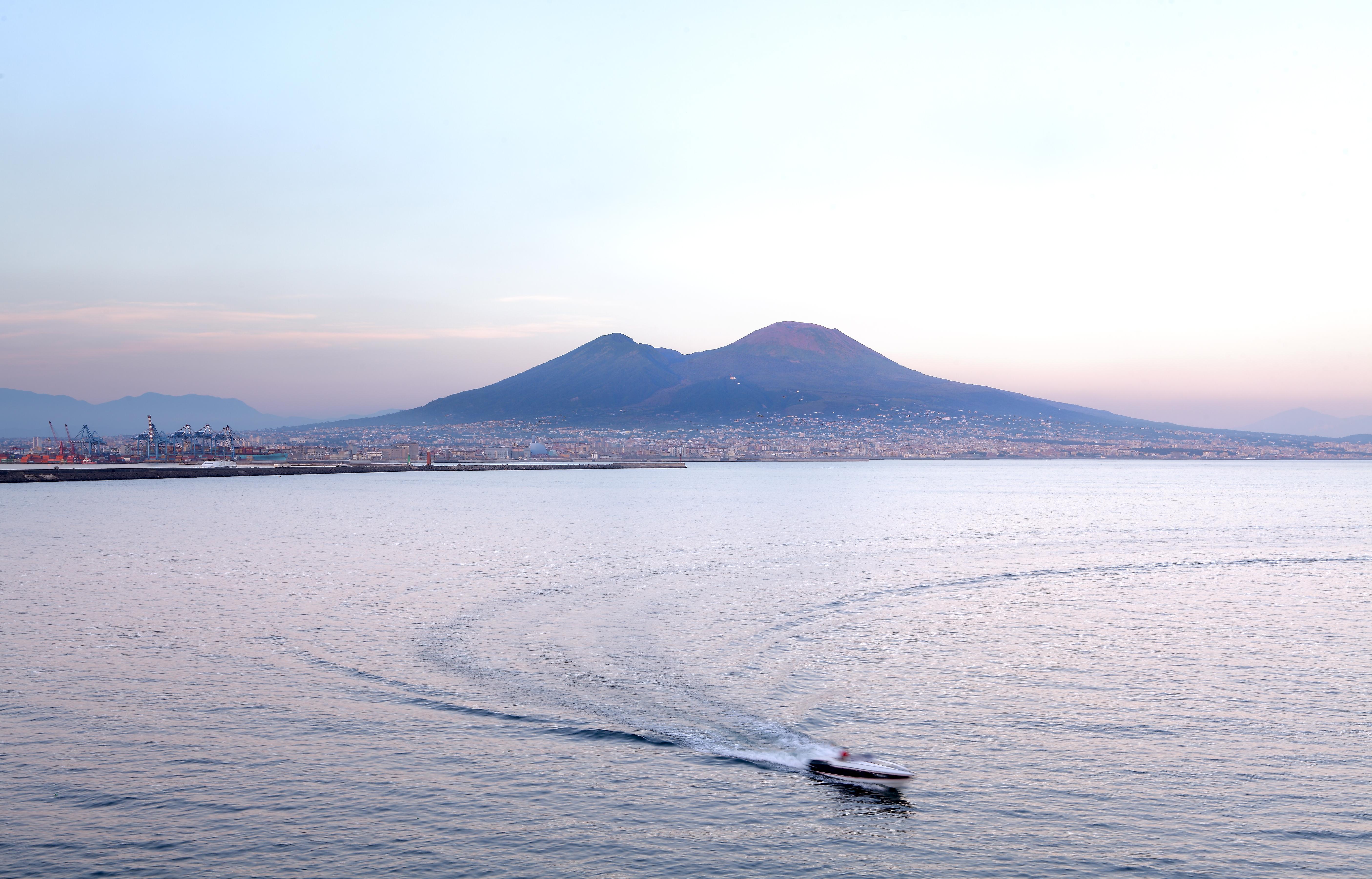 Eurostars Hotel Excelsior Napoli Bagian luar foto