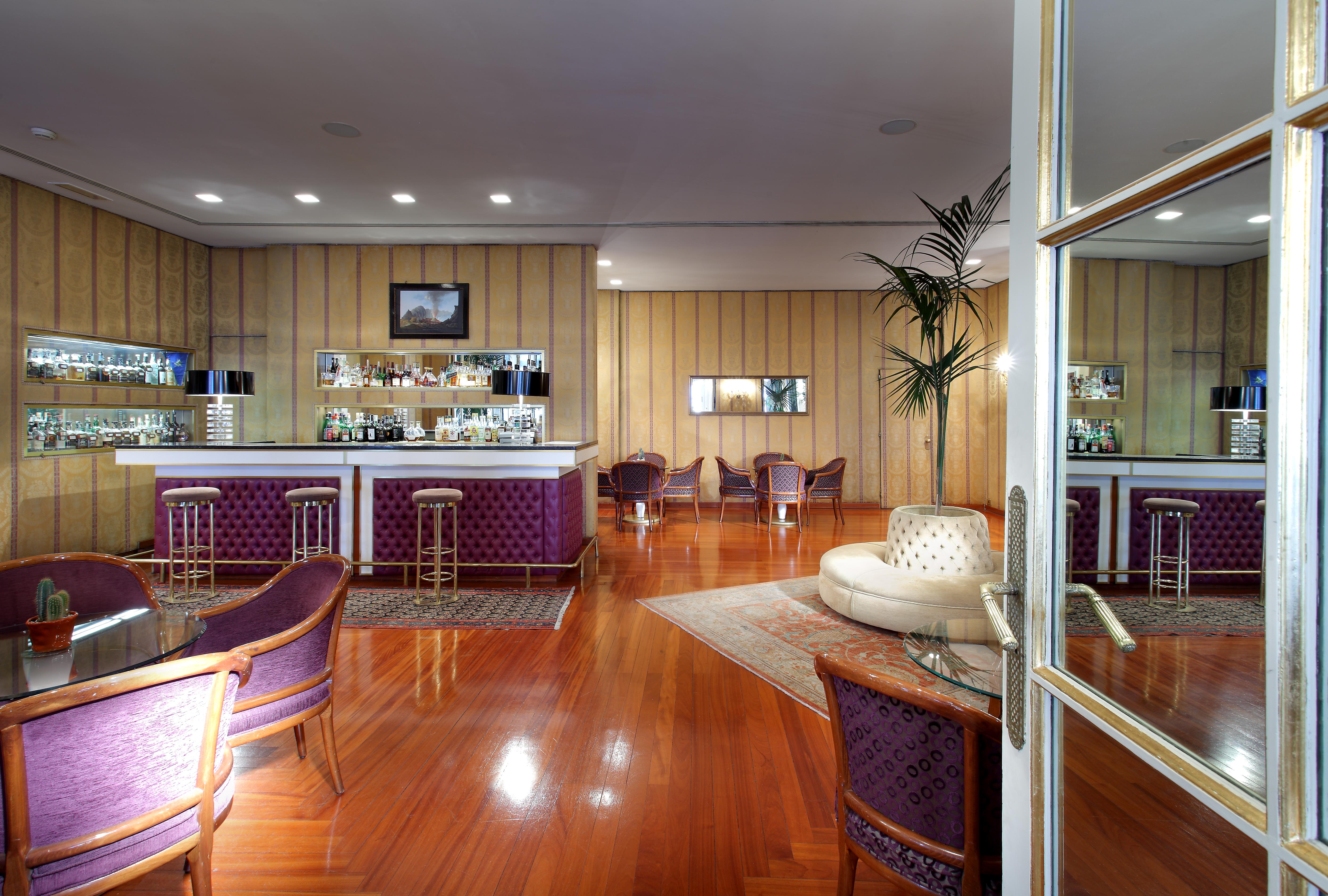 Eurostars Hotel Excelsior Napoli Bagian luar foto