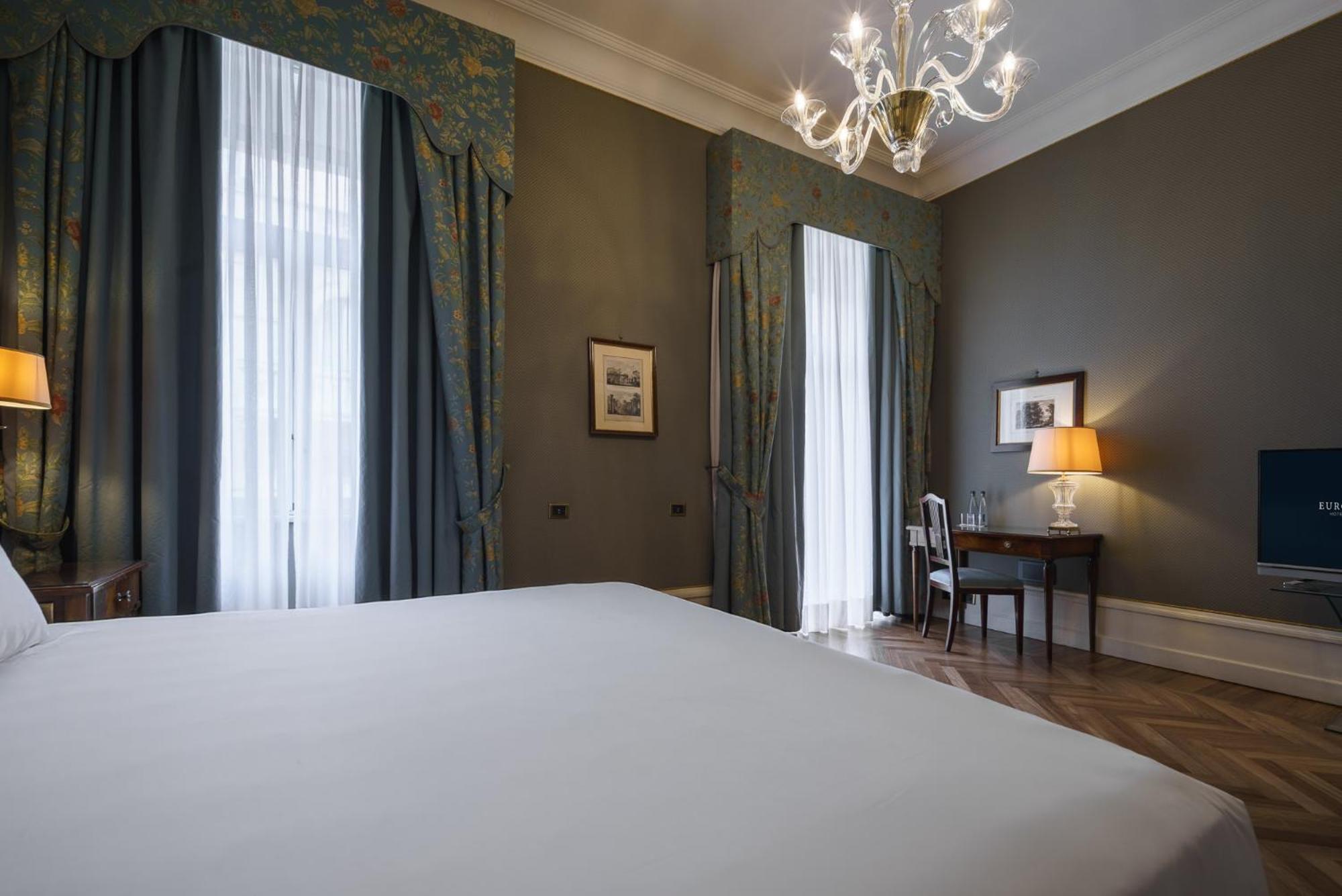 Eurostars Hotel Excelsior Napoli Bagian luar foto
