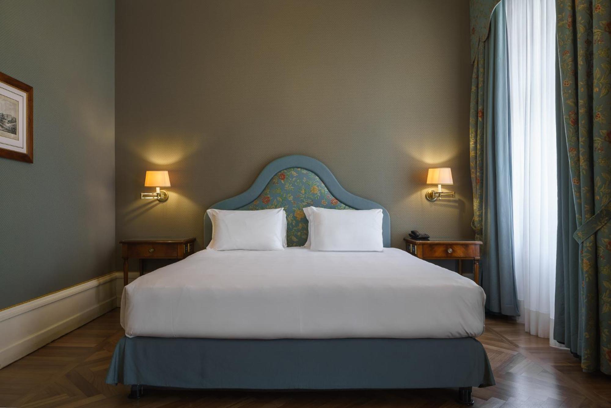Eurostars Hotel Excelsior Napoli Bagian luar foto