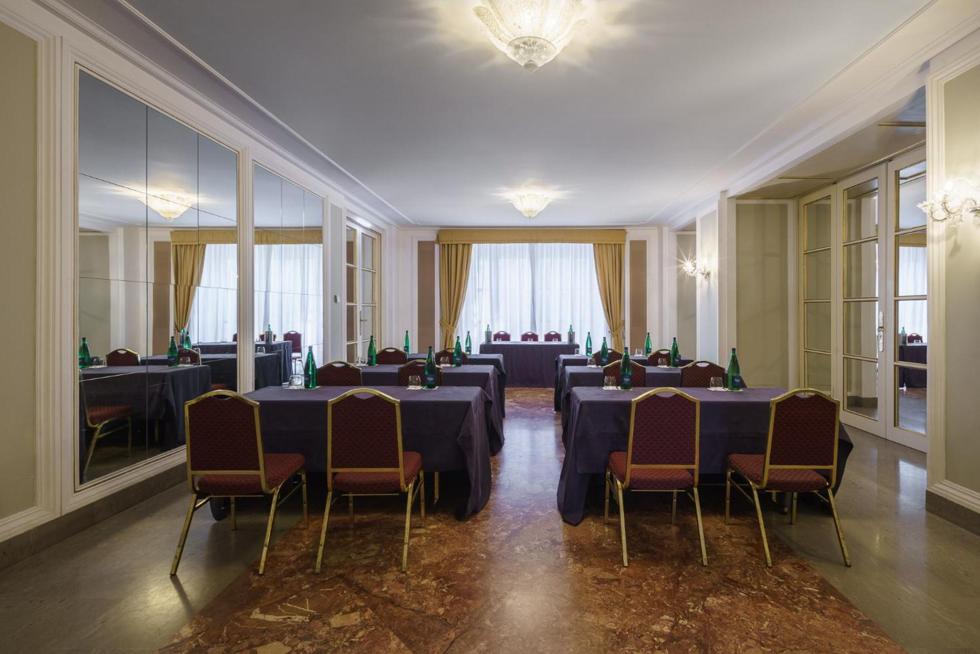 Eurostars Hotel Excelsior Napoli Bagian luar foto
