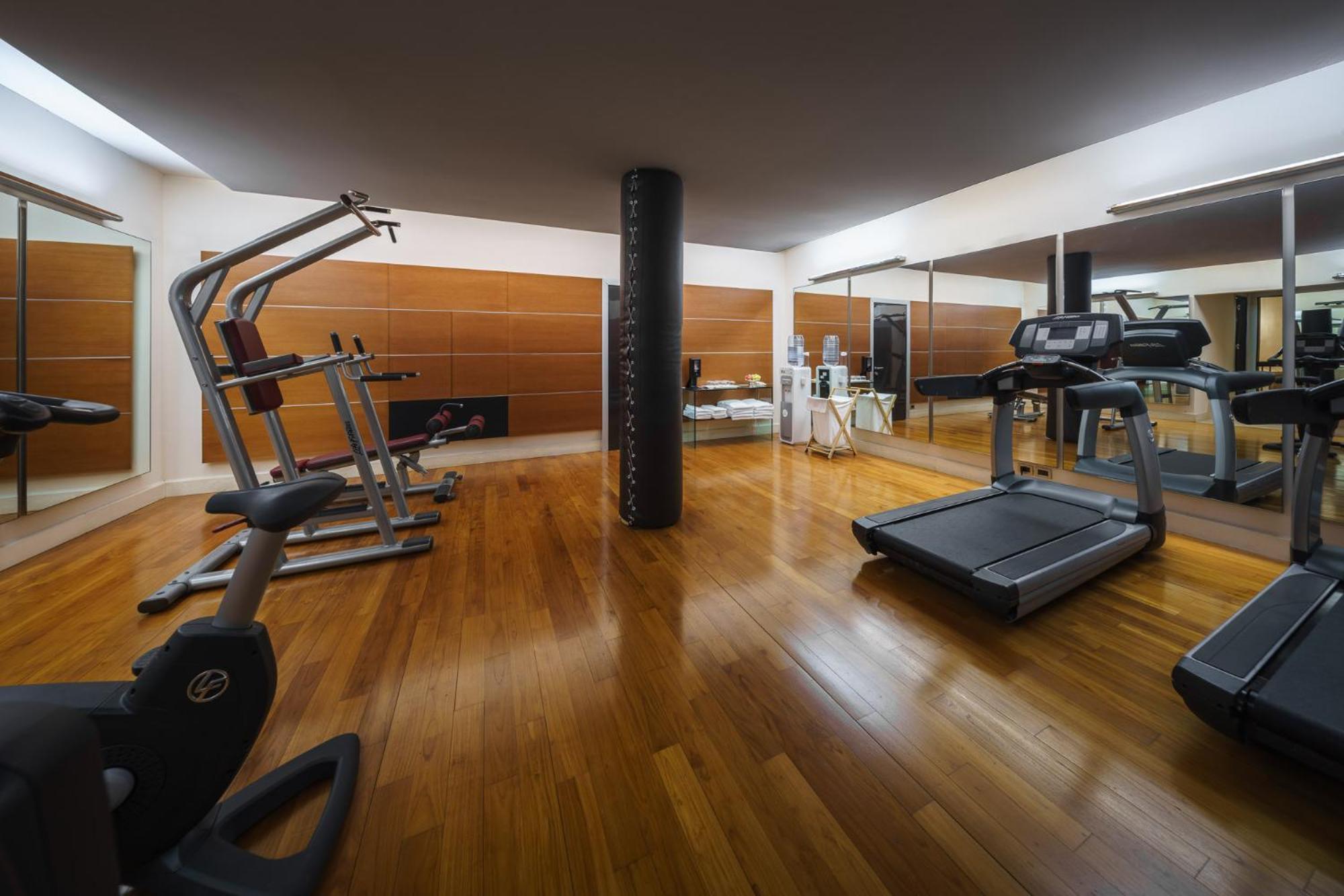Eurostars Hotel Excelsior Napoli Bagian luar foto