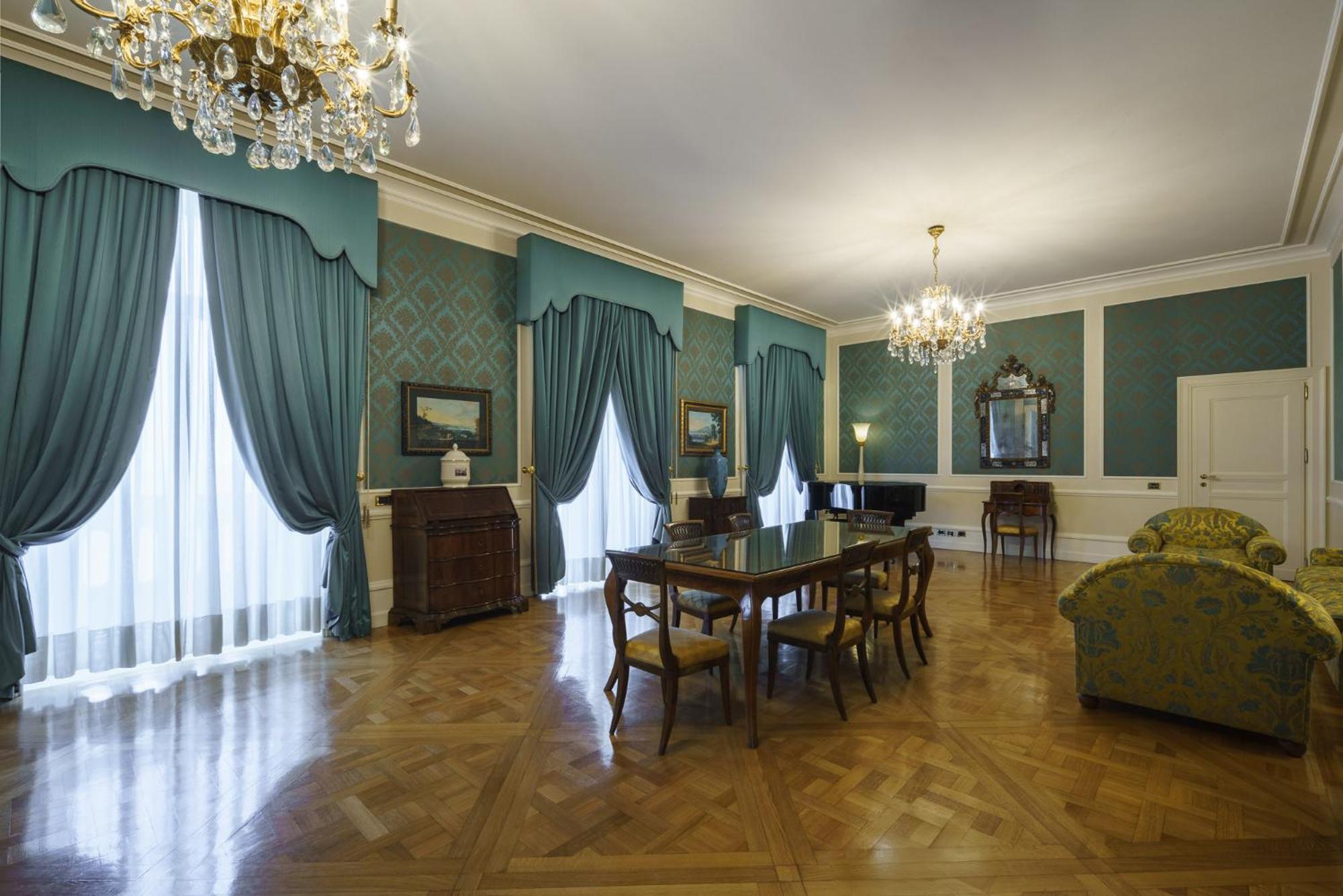 Eurostars Hotel Excelsior Napoli Bagian luar foto