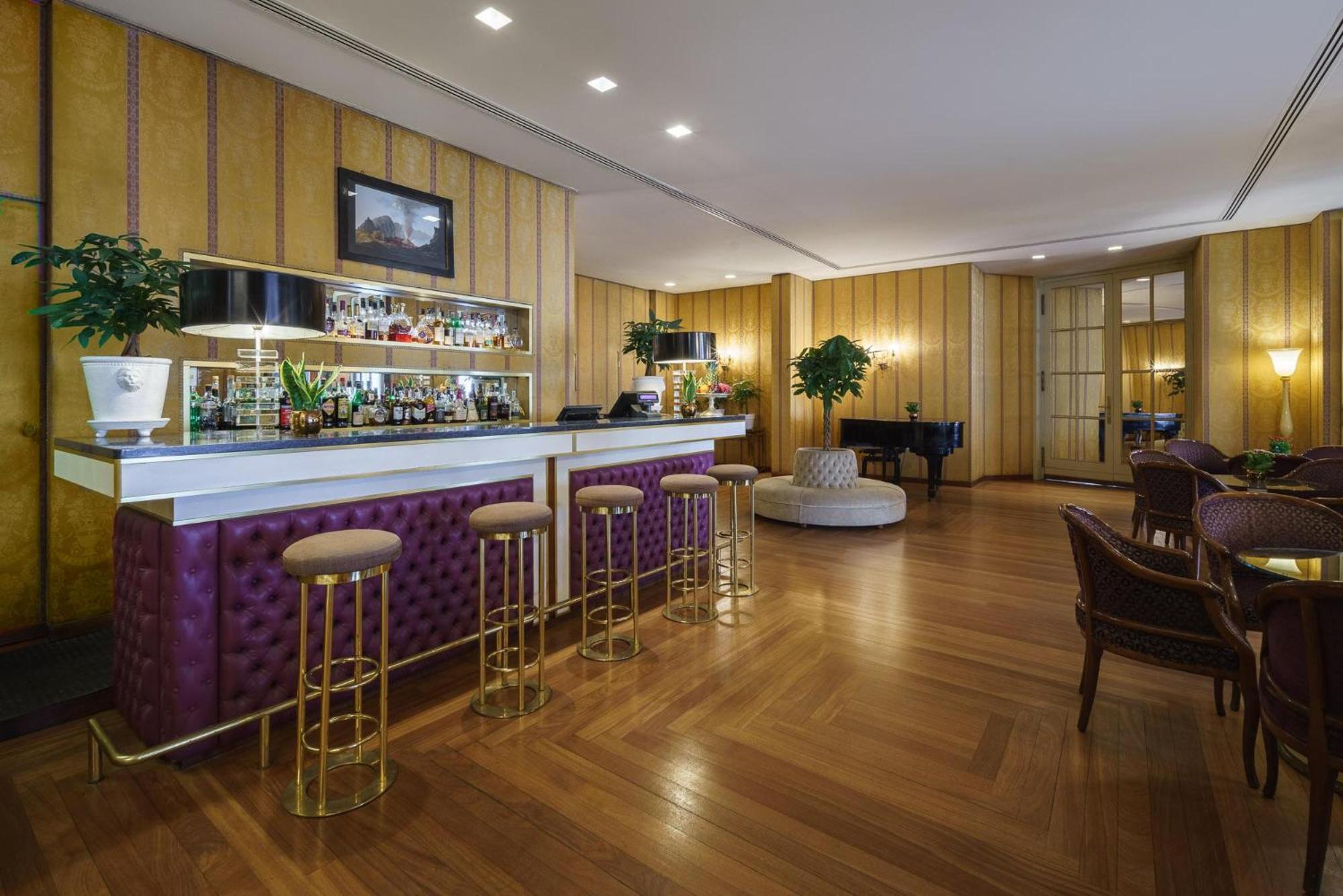Eurostars Hotel Excelsior Napoli Bagian luar foto