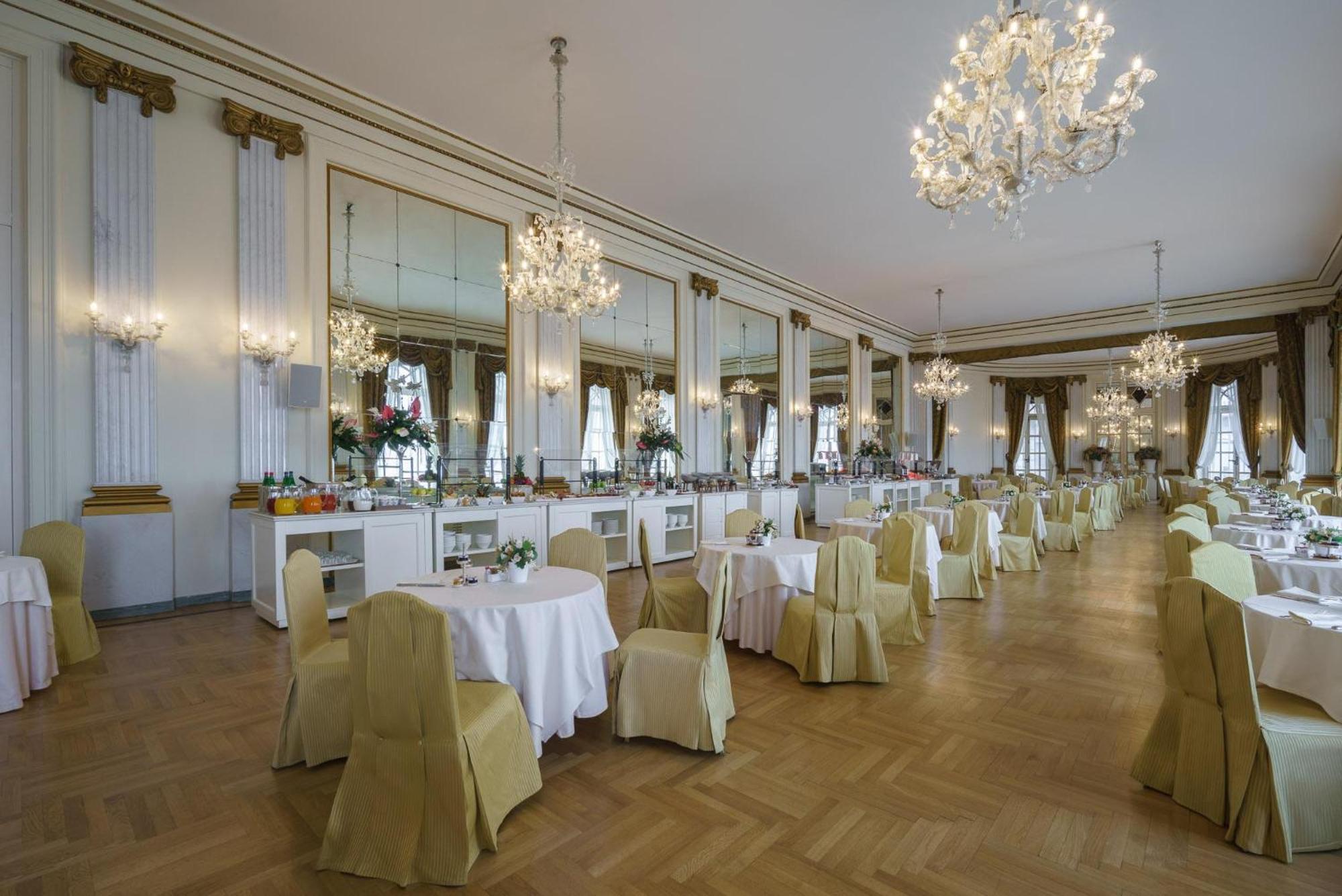 Eurostars Hotel Excelsior Napoli Bagian luar foto
