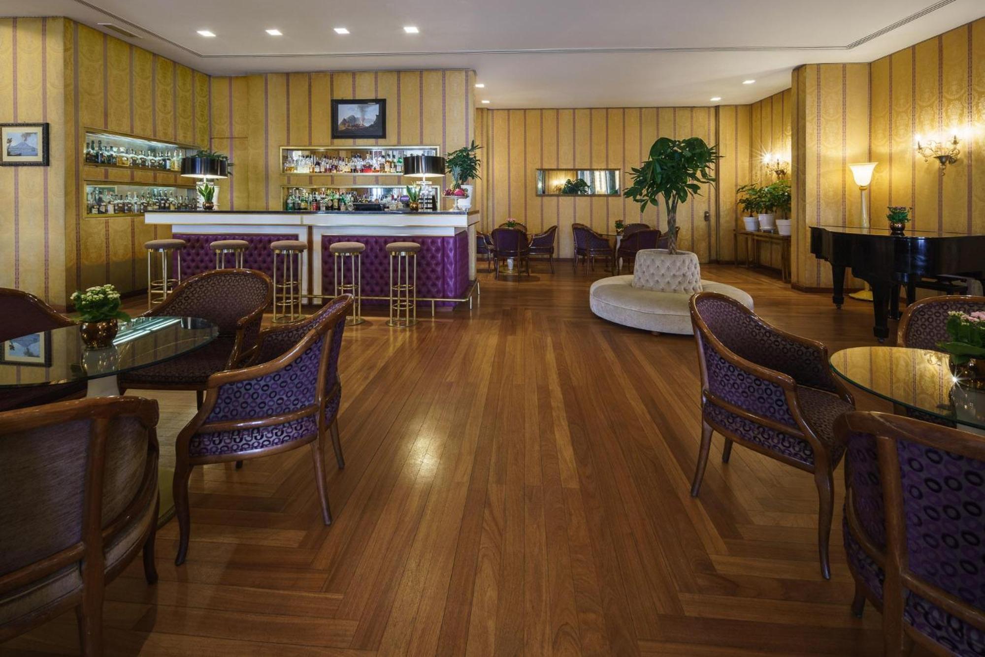 Eurostars Hotel Excelsior Napoli Bagian luar foto