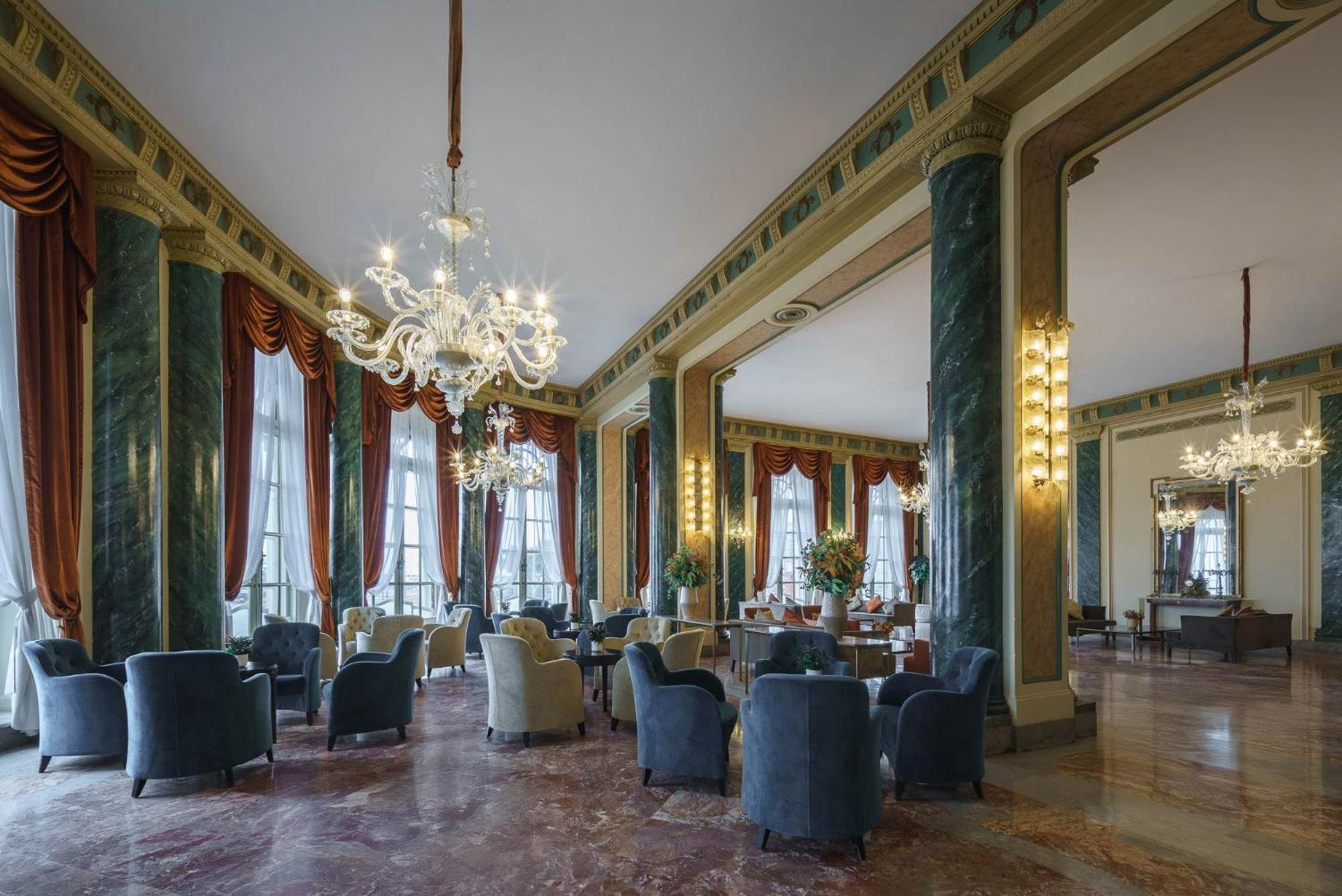 Eurostars Hotel Excelsior Napoli Bagian luar foto