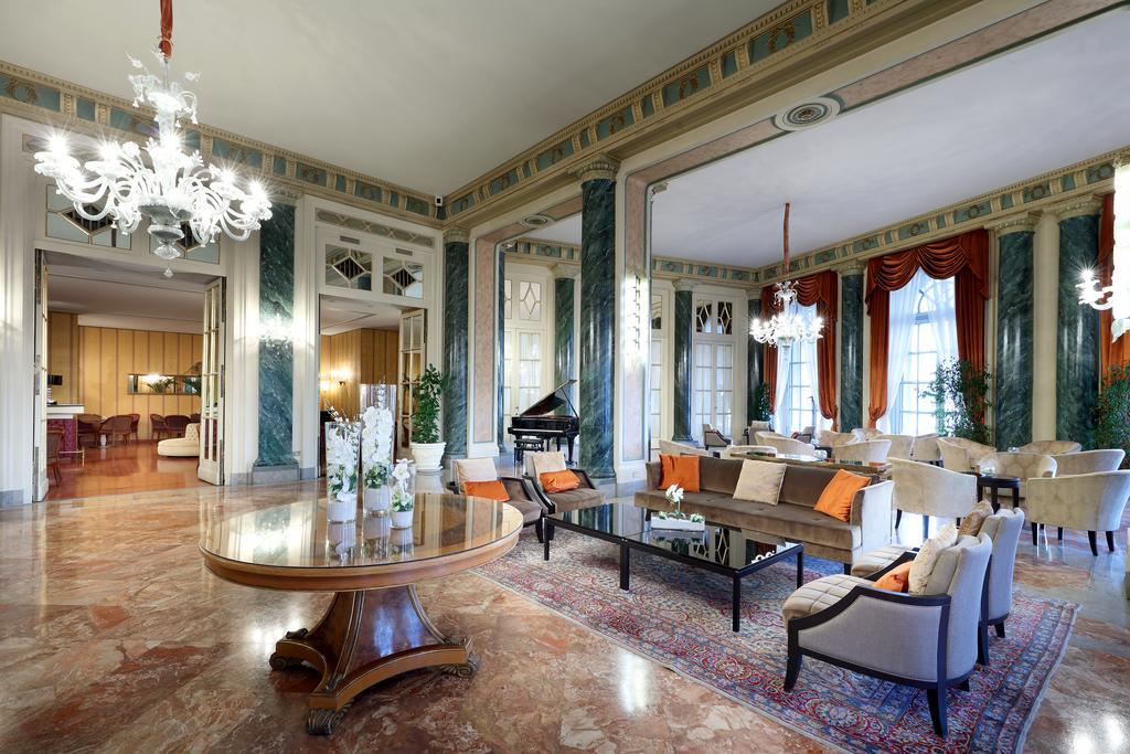 Eurostars Hotel Excelsior Napoli Bagian luar foto